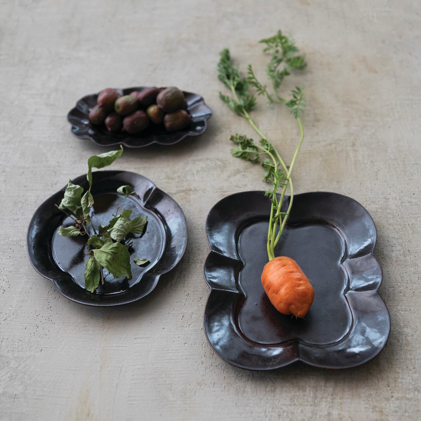 Brown Scalloped Stoneware Plate