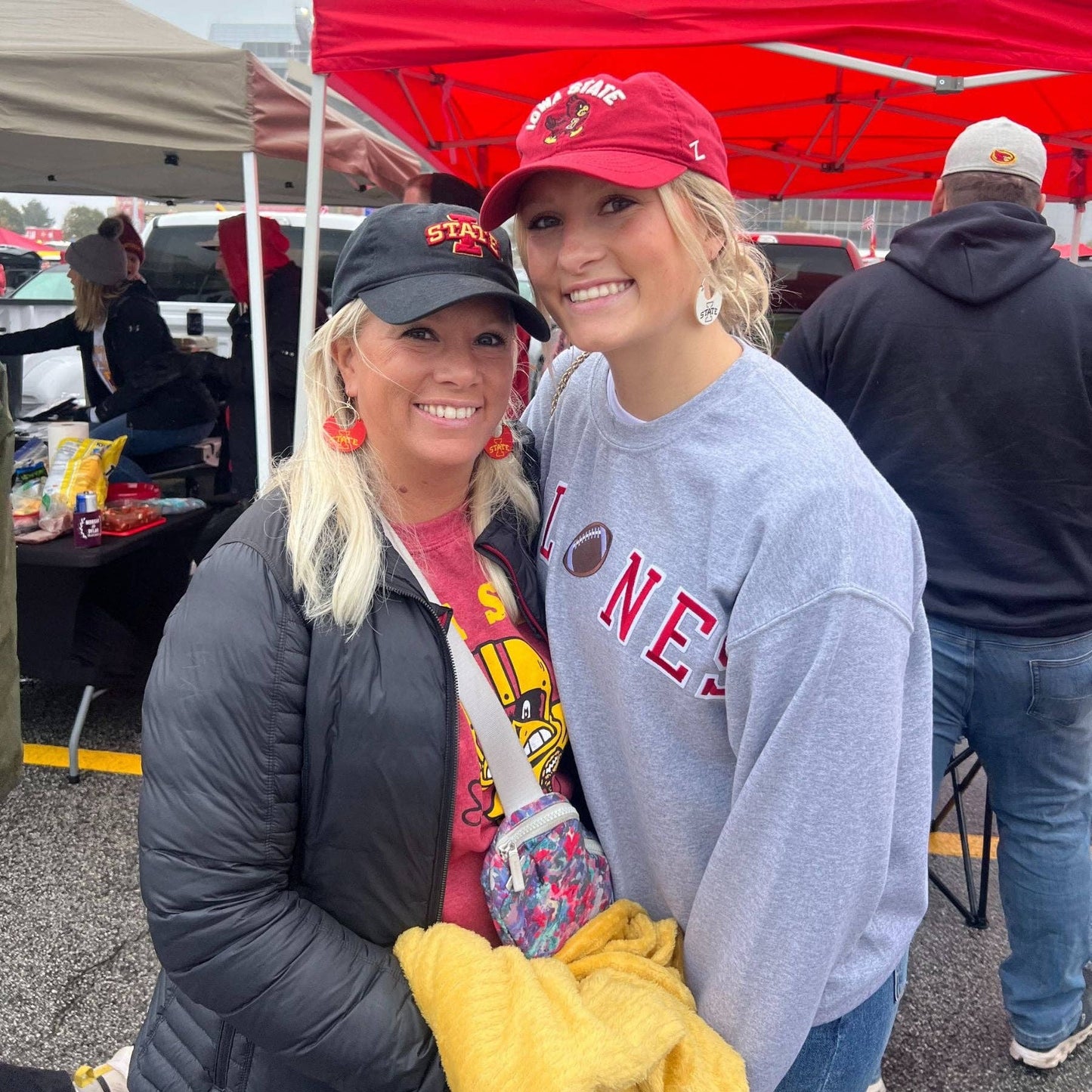 Cyclone Cardinal Iowa State University Ninas: Gold