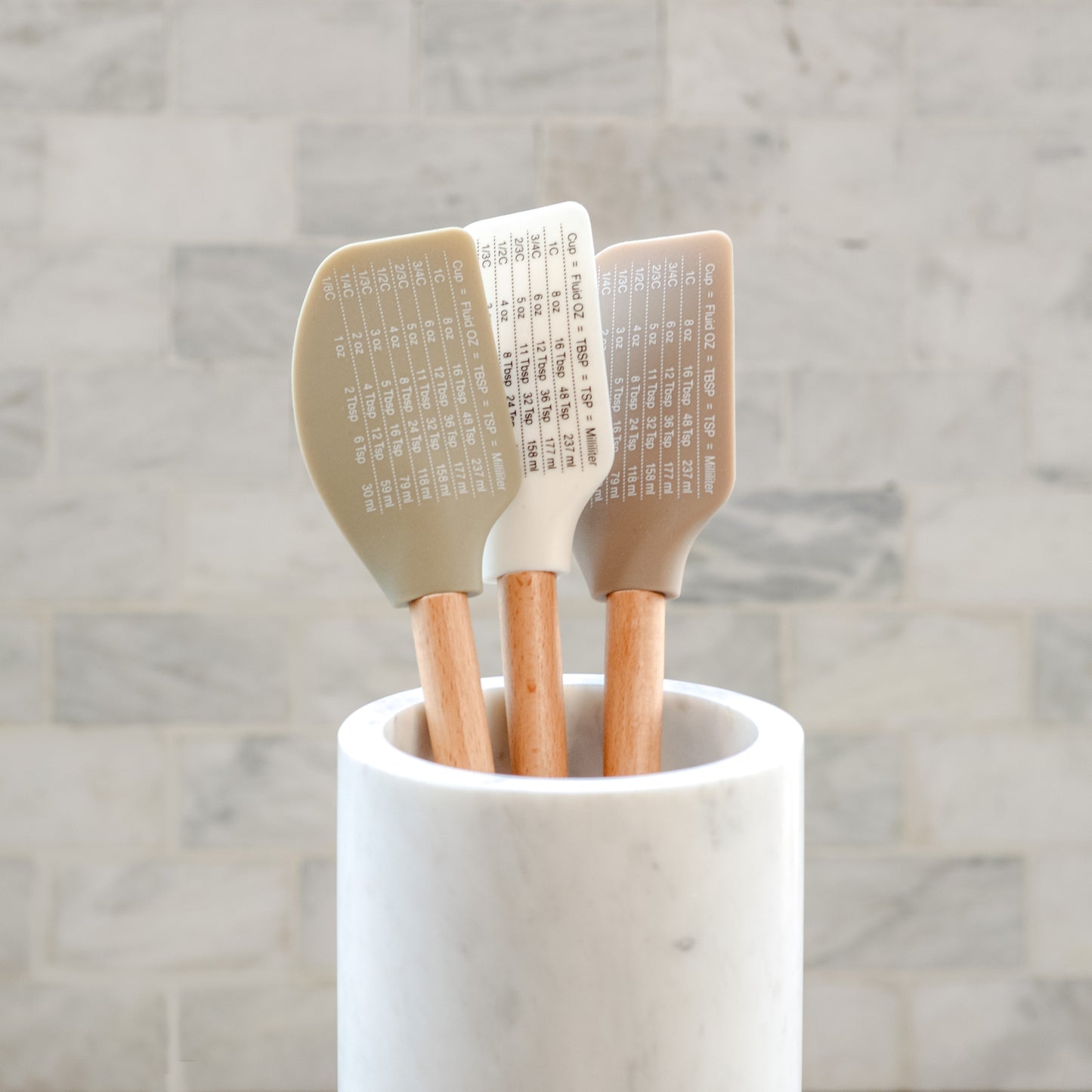 Neutral Spatula with Measurements