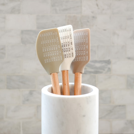 Neutral Spatula with Measurements