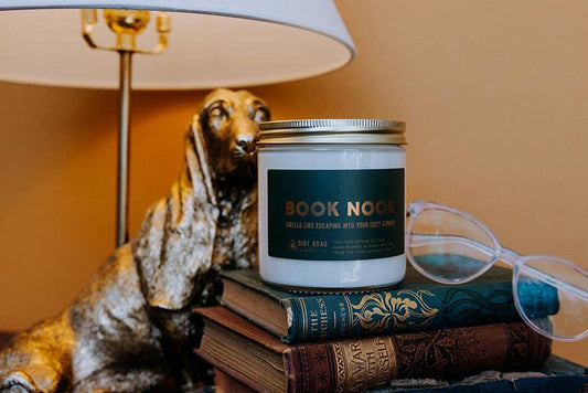 Book Nook Candle: 16 oz Candle